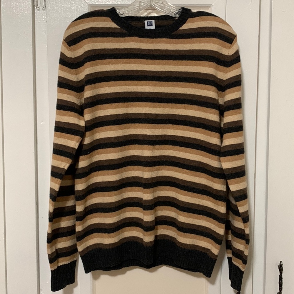 Gap Sweater size Small